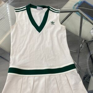 Beige and green adidas Tennis skirt dress like new no spots